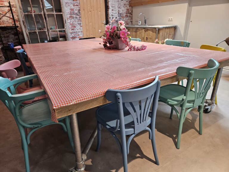 Vergaderruimte voor een zakelijke bijeenkomst in het atelier.