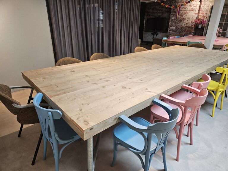 Ruimte voor zakelijke bijeenkomsten in het atelier van het vakantiepark.