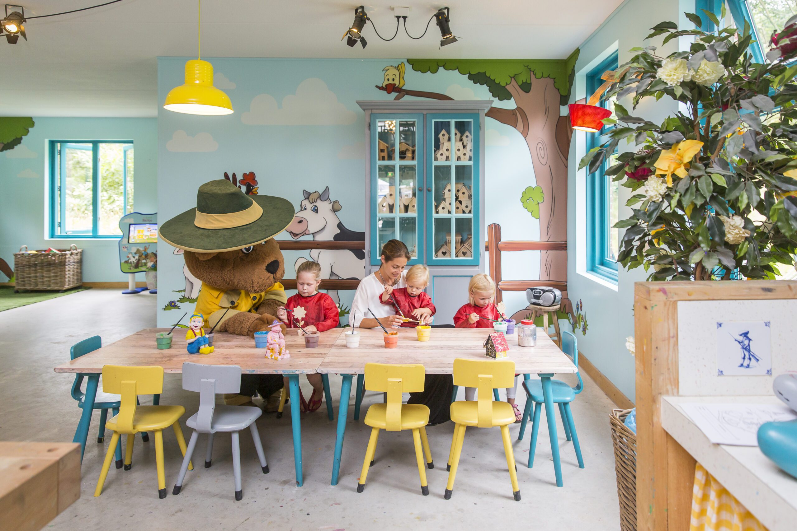 Gezin met Bollo bij Het Land van Bartje in Drenthe.
