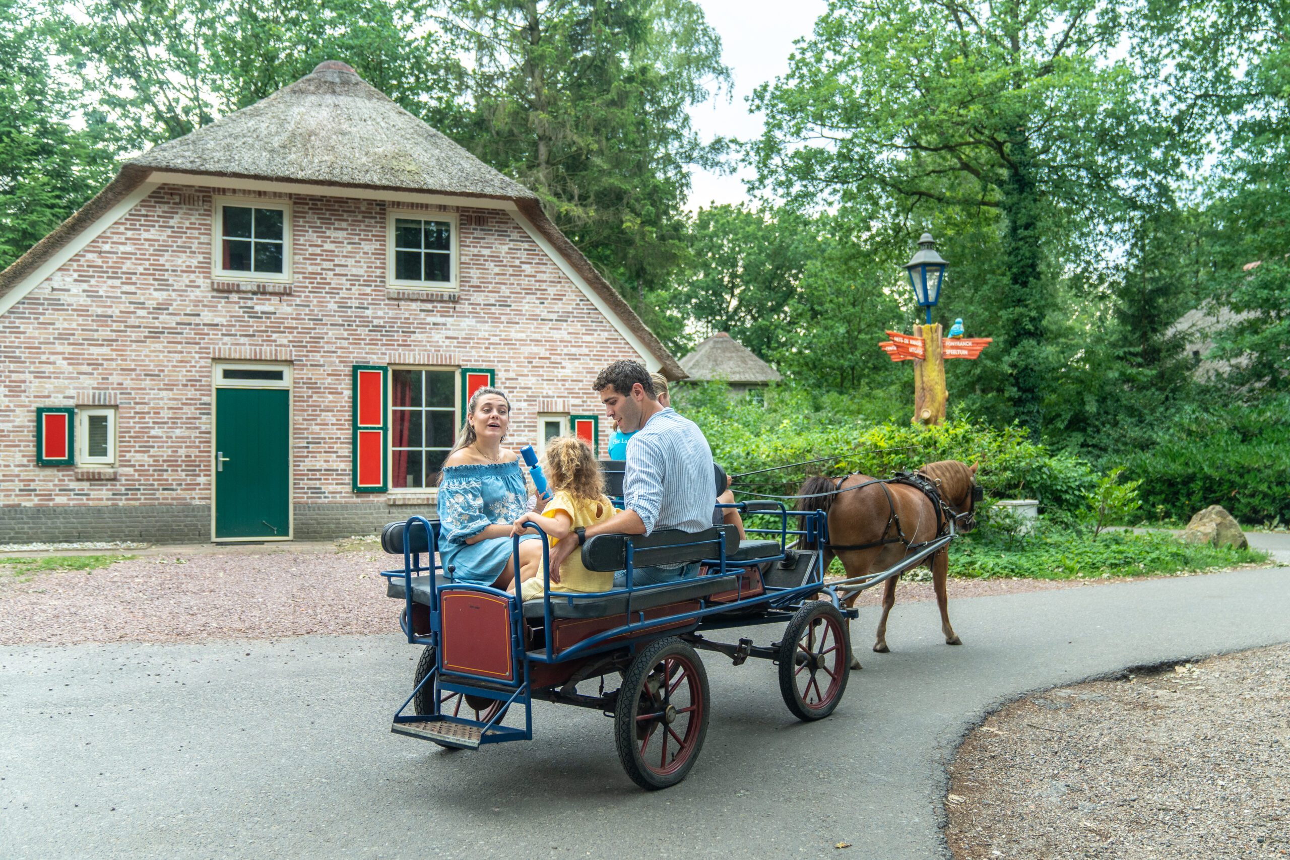 Bolderkar bij de ponyranch van Land van Bartje.